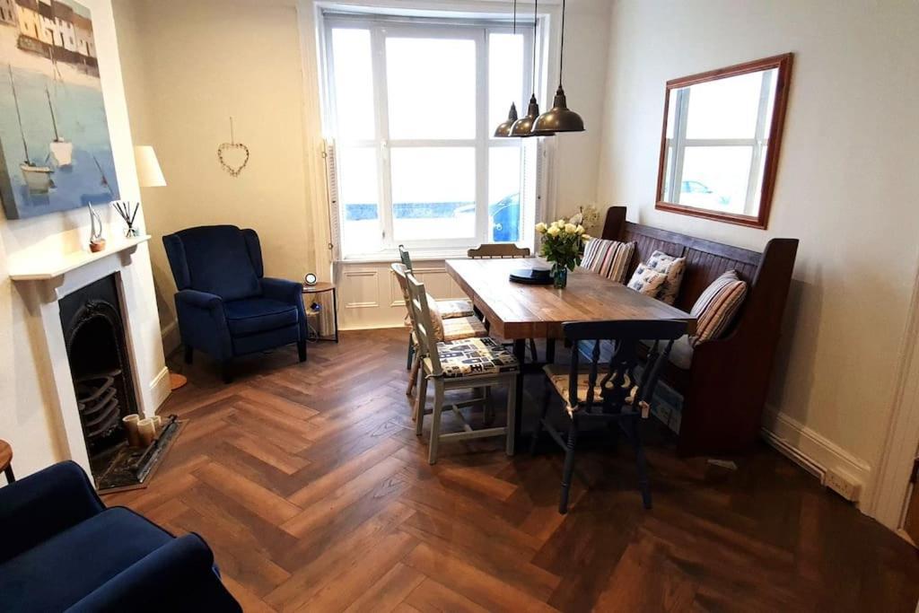 Beach View, 4 Bedroom House Opposite The Sea! Sleeps 10 Сендгейт Екстериор снимка