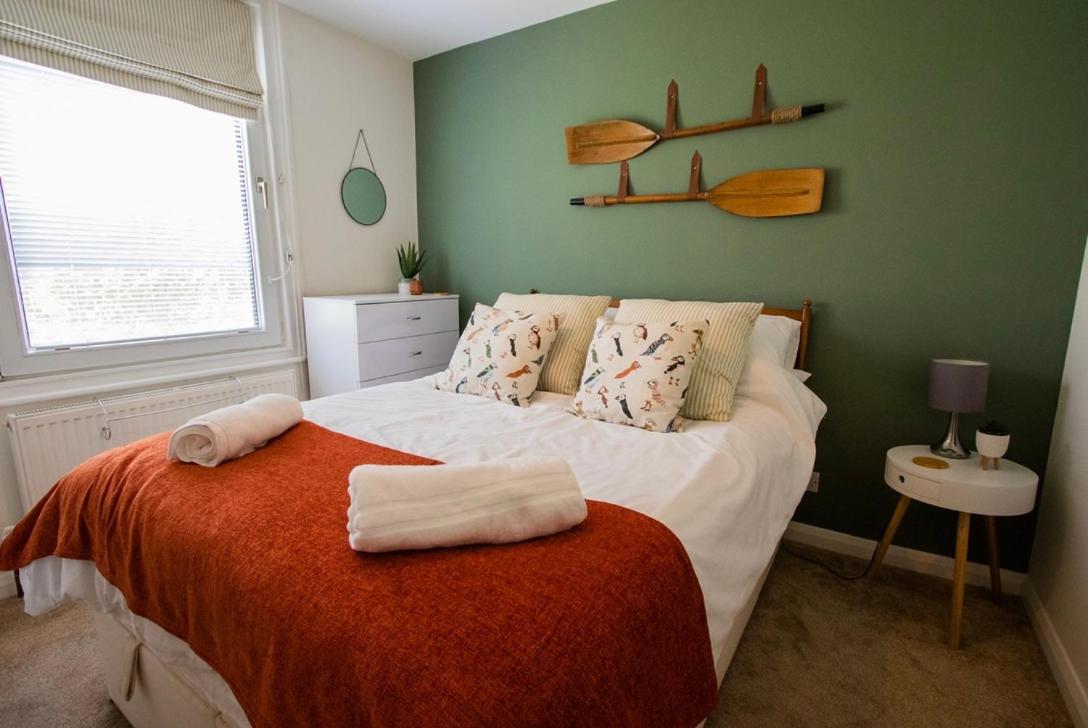 Beach View, 4 Bedroom House Opposite The Sea! Sleeps 10 Сендгейт Екстериор снимка