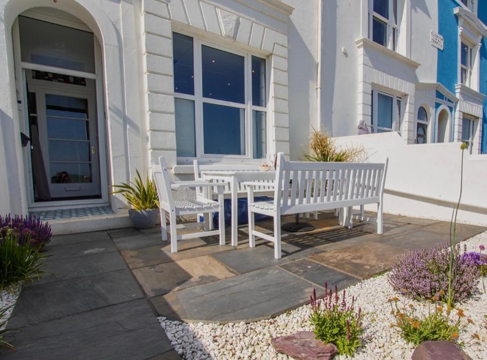 Beach View, 4 Bedroom House Opposite The Sea! Sleeps 10 Сендгейт Екстериор снимка