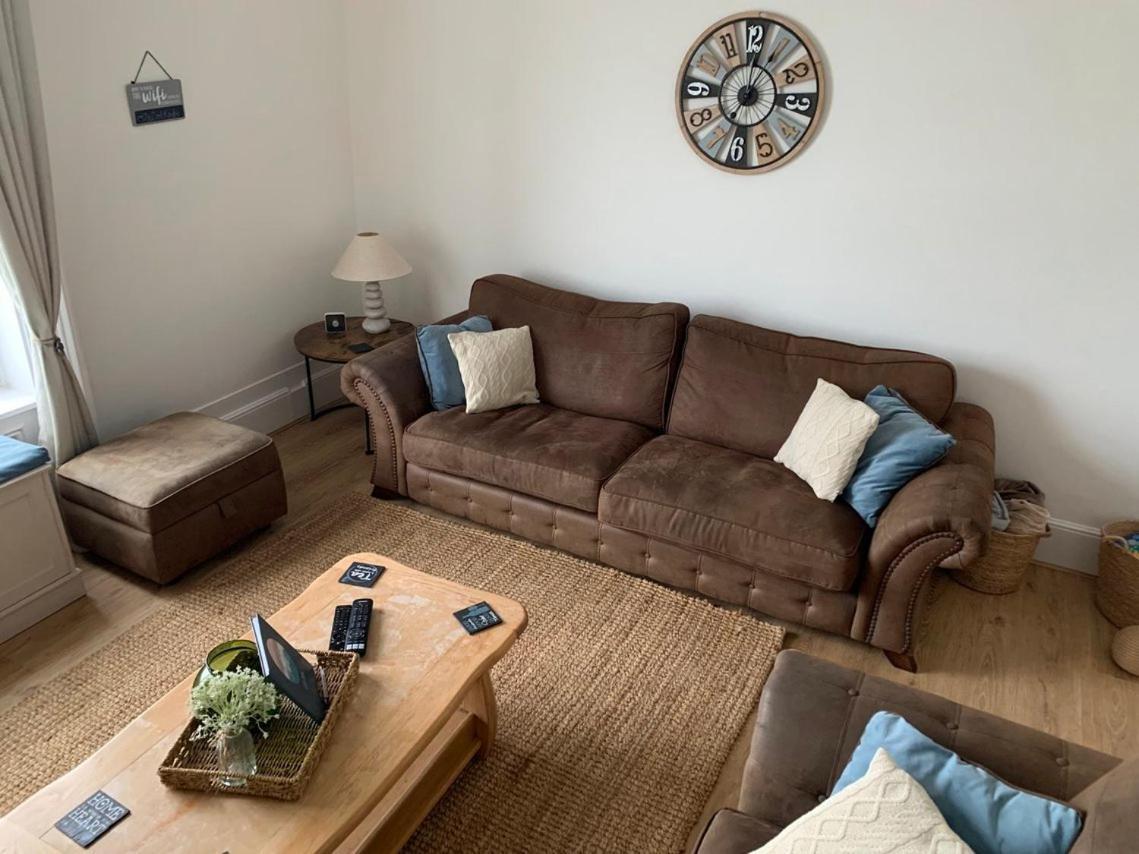 Beach View, 4 Bedroom House Opposite The Sea! Sleeps 10 Сендгейт Екстериор снимка
